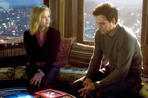 Elizabeth (Reese Witherspoon) and David (Mark Ruffalo) in Just Like Heaven (2005).